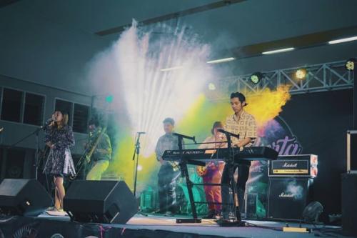 Glorious Friends Kenalkan Reggae Nuansa Indonesia